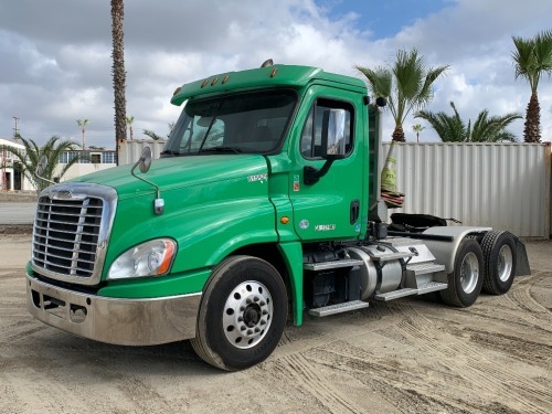 2016 FREIGHTLINER CASCADIA TRUCK TRACTOR, Cummins 450hp diesel, engine brake, automatic, 12,000# front, Right Weigh load scale, wet kit, 20,000# rears, 207,110 miles indicated. s/n:1FUJGEBG0GLHG7290