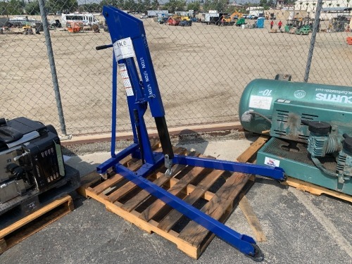 3/4 TON ENGINE HOIST. --(LOCATED IN COLTON, CA)--