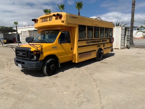 2009 FORD E450 BUS, 6.8L gasoline, automatic, a/c, seats 7, lift ramp. s/n:1FDFE45S39DA61938