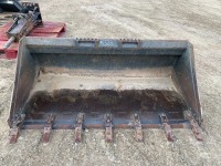 BOBCAT 68HD 68" GP BUCKET, fits skidsteer. s/n:7124426 --(LOCATED IN COLTON, CA)--