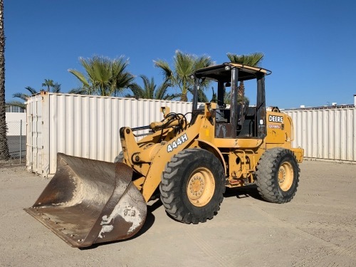 2002 JOHN DEERE 444H WHEEL LOADER, gp bucket, canopy, 17.5x25 tires. s/n:DW444HX582281