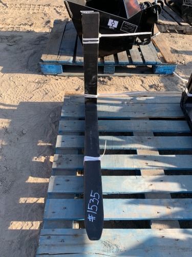 UNUSED SET OF 30" FORKS --(LOCATED IN COLTON, CA)--