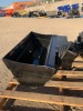 GIYI 3T 32" HYDRAULIC TILT BUCKET, fits mini excavator. s/n:QXD3T241004 --(LOCATED IN COLTON, CA)-- - 2