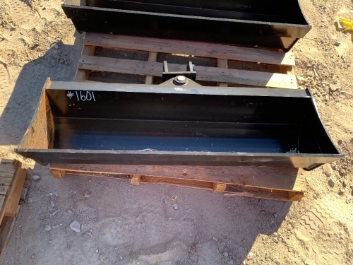 UNUSED 40" HYDRAULIC TILT BUCKET. --(LOCATED IN COLTON, CA)--