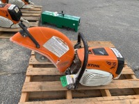 STIHL TS800 CUTOFF SAW, gasoline. --(LOCATED IN COLTON, CA)--