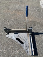 1989 CRAIN CUTT CRA-001 MANUAL VINYL TILE CUTTER --(LOCATED IN COLTON, CA)--