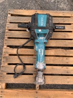 2020 MAKITA HM1812 65# DEMO HAMMER, electric. s/n:18103 --(LOCATED IN COLTON, CA)--