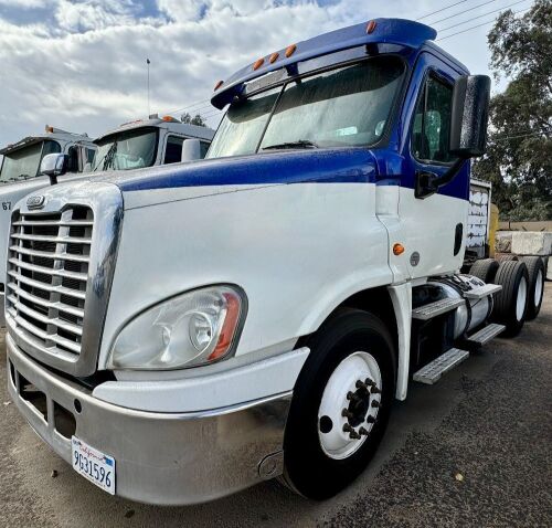 2013 FREIGHTLINER CASCADIA TRUCK TRACTOR, Cummins 14.9L diesel, engine brake, Eaton-Fuller 10-speed, pto, 12,000# front, air ride suspension, 40,000# rears. s/n:1FUJGEBG2DSBW9627