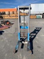 2011 GENIE GL8 MATERIAL LIFT, 8' lift. s/n:GL11-66024 --(LOCATED IN COLTON, CA)--