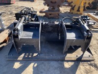 PALADIN 72" GRAPPLE BUCKET, fits skidsteer. --(LOCATED IN COLTON, CA)--