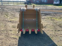 2024 TOFT CAT320 42" ROCK BUCKET, fits excavator. s/n:TOFTEB24555 --(LOCATED IN MADERA, CA)--