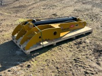 2024 TOFT TOFT08T HYDRAULIC THUMB ATTACHEMENT. s/n:TOFTHT24143 --(LOCATED IN MADERA, CA)--