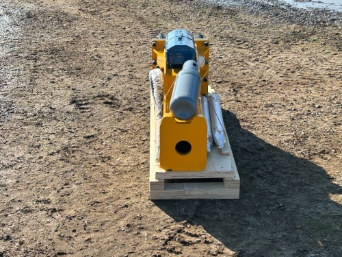 2024 TOFT TOFT680 HYDRAULIC BREAKER ATTACHMENT. s/n:TOFTJW40Z17339 --(LOCATED IN MADERA, CA)--