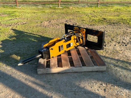 2024 GIYI 680 HYDRAULIC BREAKER ATTACHMENT, fits skidsteer. s/n:HYPSC241223 --(LOCATED IN MADERA, CA)--