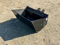 2024 GIYI 5T HYDRAULIC TILT BUCKET, fits excavator. s/n:QXD5T241228 --(LOCATED IN MADERA, CA)--