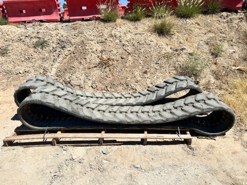 SET OF RUBBER TRACKS, fits excavator --(LOCATED IN COLTON, CA)--