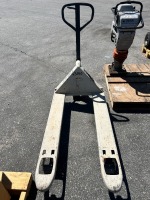 CROWN PTH50 PALLET JACK, 5,000#, s/n:71042089 --(LOCATED IN COLTON, CA)--