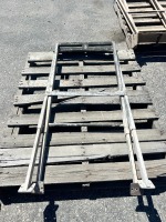 TILE/BRICK SAW STAND --(LOCATED IN COLTON, CA)--