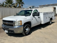 2009 CHEVROLET 3500 UTILITY TRUCK, 6.6L diesel, automatic, a/c, 12' utility bed, (2) 50 gallon product tanks w/pumps, hose reels. s/n:1GBJC74659F180139