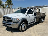 2018 DODGE RAM 5500 FLATBED TRUCK, Cummins 6.7L diesel, automatic, 12' flatbed, 2' stake sides, 13,500# rear, tow package. s/n:3C7WRMBL1JG238101
