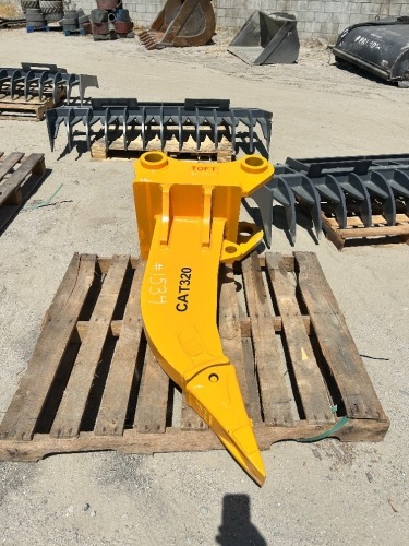 2026 TOFT 08ER RIPPER ATTACHMENT, fits Cat 320 excavator. s/n:TOFTERP26136 --(LOCATED IN COLTON, CA)--