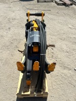 2026 TOFT 04G HYDRAULIC ROTATING GRAPPLE ATTACHMENT, fits Cat 305 excavator. s/n:TOFTHLG260502 --(LOCATED IN COLTON, CA)--