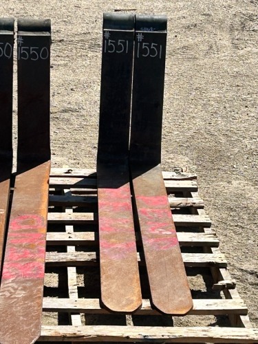 SET OF 5' FORKS --(LOCATED IN COLTON, CA)--