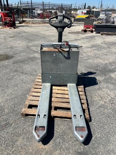 2013 RAYMOND 102T-F45L ELECTRIC PALLET JACK, 4,500#. s/n:1021327255 --(LOCATED IN COLTON, CA)--