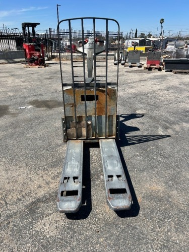 2009 RAYMOND 8300 ELECTRIC PALLET JACK, 2,600#. s/n:8300969964 --(LOCATED IN COLTON, CA)--