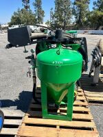 GCT DB500 DUSTLESS SAND BLASTER --(LOCATED IN COLTON, CA)--