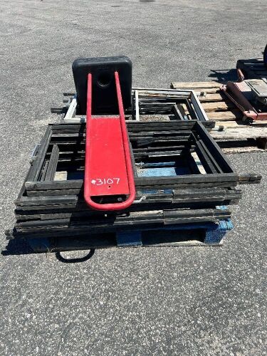 PALLET OF METAL A-FRAME SIGN HOLDERS --(LOCATED IN COLTON, CA)--