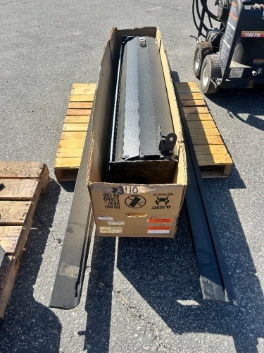 REAL TRUCK ROLL AND LOCK TONNEAU COVER, fits 2022 Toyota Tundra. --(LOCATED IN COLTON, CA)--