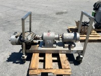 INDUSTRIAL ROTARY VANE PUMP. --(LOCATED IN COLTON, CA)--