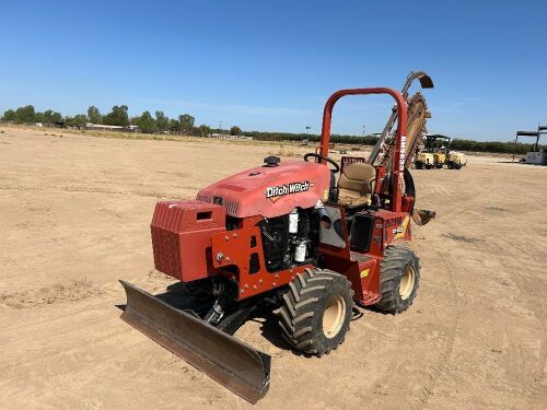 2020 DITCH WITCH RT45 TRENCHER, Deutz diesel, front counter weights, backfill blade, 4x4, 6' trencher, 724 hours indicated. s/n:DWPRT45XTL0004716 --(LOCATED IN MADERA, CA)--