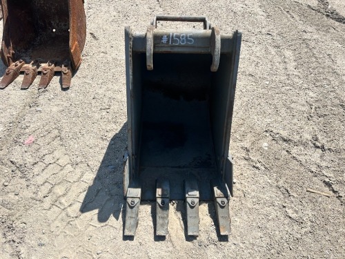 18" GP BUCKET, fits mini excavator. --(LOCATED IN COLTON, CA)--