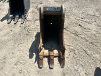 BOBCAT 12" GP BUCKET, fits mini excavator. s/n:M7024SD --(LOCATED IN COLTON, CA)--