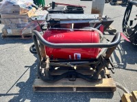 LINCOLN 3637 24-GALLON FLUID EVACUATOR, STEP LADDER, TRANSMISSION JACK --(LOCATED IN COLTON, CA)--