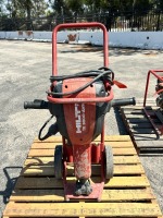 2019 HILTI TE3000 60# DEMO HAMMER, electric. s/n:104509 W/CART --(LOCATED IN COLTON, CA)--