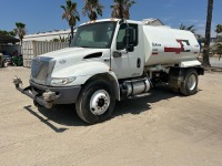 2022 INTERNATIONAL MV607 2,000 GALLON BOBTAIL WATER TRUCK, Cummins 200hp diesel, Eaton Fuller 6-speed, pto, 12,000# front, ff-s-rr, hose reel, 21,000# rear, 5,384 miles indicated. s/n:1HTEUMMM9NH101760