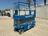 2018 GENIE GS2632 SCISSORLIFT, electric, 26' lift, extendable platform, 166 hours indicated. s/n:GS32P-158828