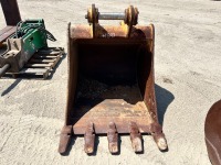 CATERPILLAR 316E 42" GP BUCKET, fits excavator. s/n:NBC25880 --(LOCATED IN COLTON, CA)--