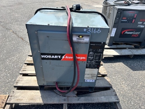 HOBART 600B1-12 24V INDUSTRIAL BATTERY CHARGER. s/n:298CS39641 --(LOCATED IN COLTON, CA)--