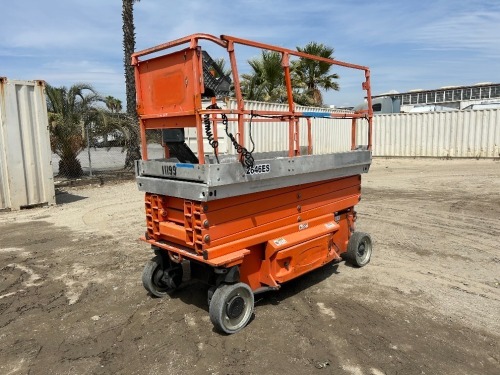 2006 JLG 2646ES SCISSORLIFT, electric, 26' lift, extendable platform. s/n:0200155157 --(DOES NOT RUN)-- --(LOCATED IN COLTON, CA)--