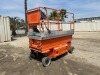 2006 JLG 2646ES SCISSORLIFT, electric, 26' lift, extendable platform. s/n:0200155157 --(DOES NOT RUN)-- --(LOCATED IN COLTON, CA)--