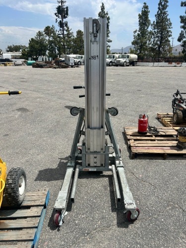 2024 SUMNER 2610 MATERIAL LIFT, 10' lift, 1,000#. s/n:1344 --(LOCATED IN COLTON, CA)--