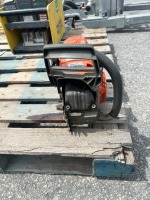 2022 HUSQVARNA 555 20" CHAINSAW. s/n:501401R2120220400062 --(PARTS ONLY)-- --(LOCATED IN COLTON, CA)--