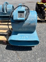 DRI-EAZ SAHARA ONE HEAVY DUTY AIR MOVER. s/n:F153-17966 --(LOCATED IN COLTON, CA)--