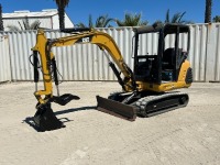 2003 CATERPILLAR 302.5 MINI HYDRAULIC EXCAVATOR, gp bucket, hyd thumb, aux hydraulics, backfill blade, canopy. s/n:CAT03025V4AZ04841