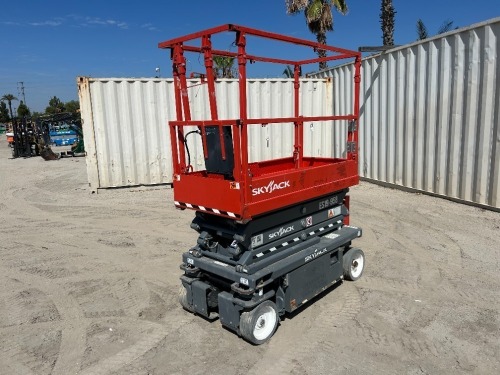 2024 SKYJACK SJ3219E SCISSORLIFT, electric, 19' lift, extendable platform. s/n:A100047208 --(DOES NOT RUN)-- --(LOCATED IN COLTON, CA)--