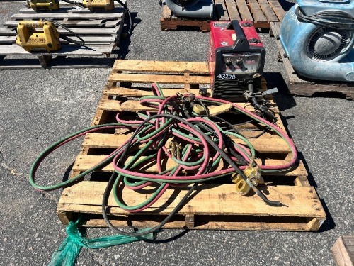 LINCOLN PRO MIG 140 WELDER, electric. s/n:M3090102194 --(LOCATED IN COLTON, CA)--